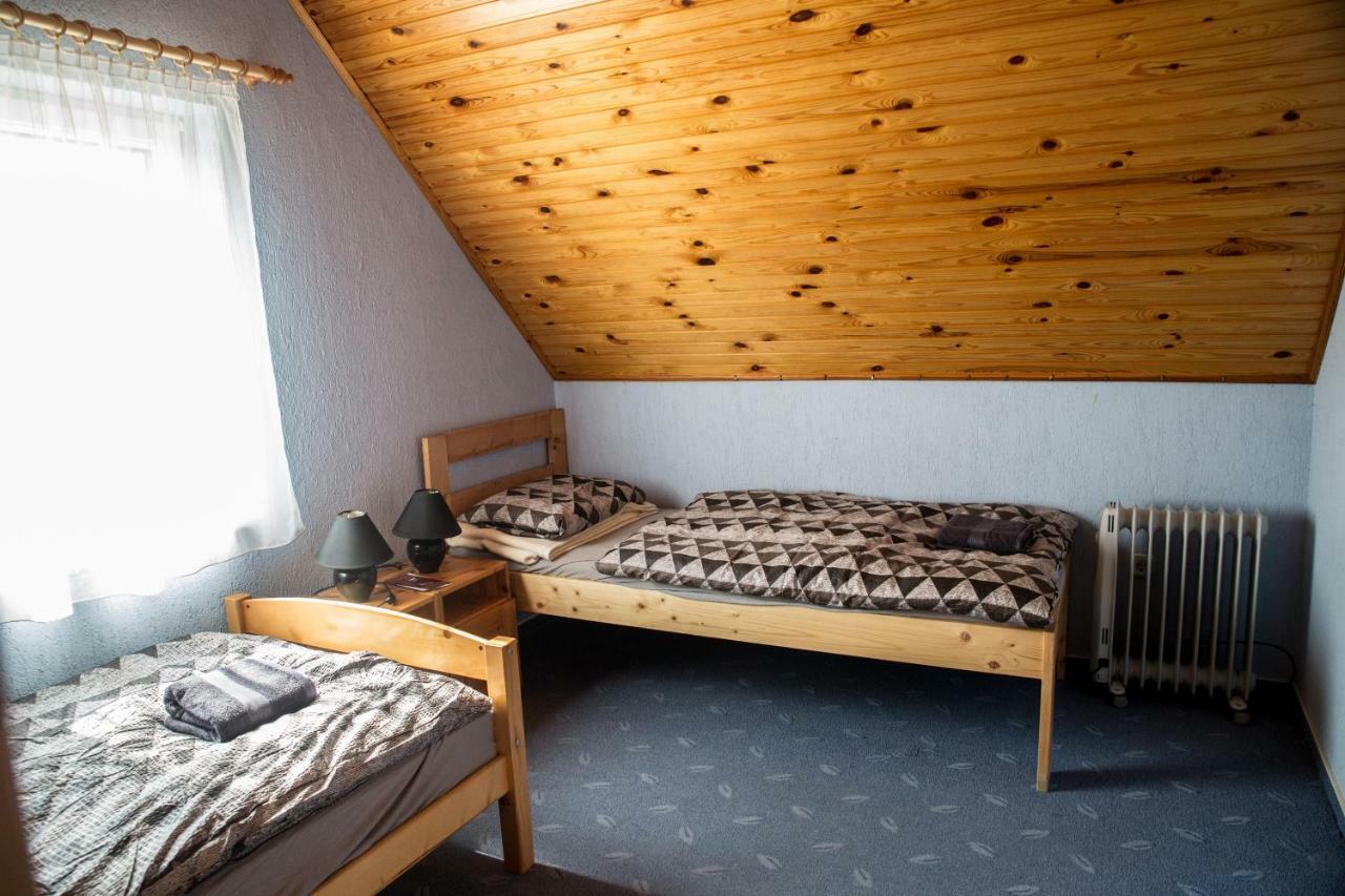 Berger Pince-Vendeghaz, Hajosi Pincek Hotel Eksteriør billede